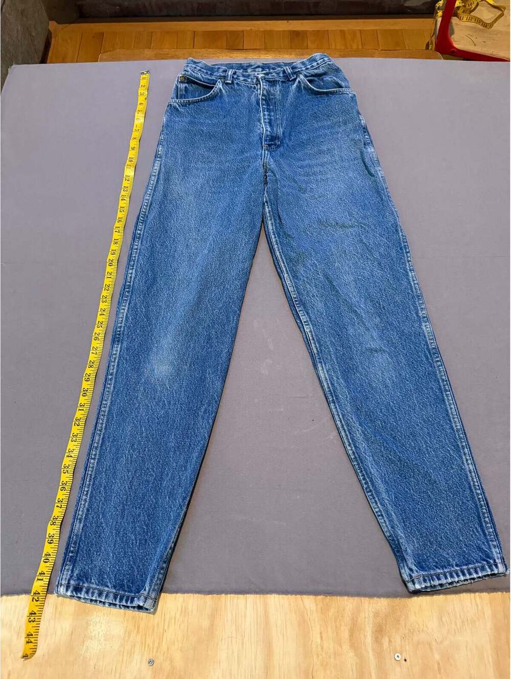 Vintage 1990s Made in USA High-Rise Mom Jeans – Medium Wash Denim – Size 10